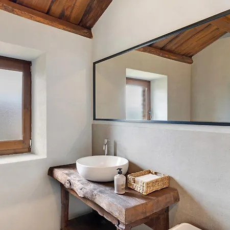 بيت للعطل Castello Medioevale Nel Monregalese