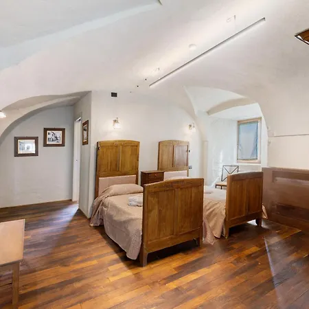 Castello Medioevale Nel Monregalese Niella Tanaro